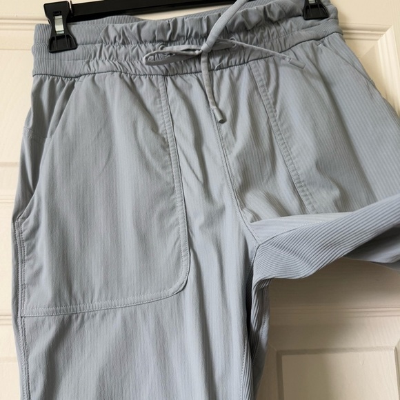 Lululemon Beyond Studio Jogger Pants Straight Leg Slim Fit Luxtreme Gray Size 4 - Picture 5 of 14